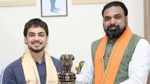 ఇషాన్ కిషన్‌కు రూ.కోటి నజరానా |