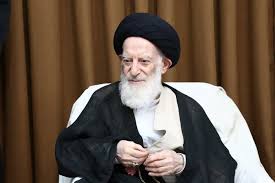دفتر آیت‌الله شبیری زنجانی: ایشان به دلیل بروز عارضه ریوی، در یکی از بیمارستان‌های قم بستری شدند/ برای...
