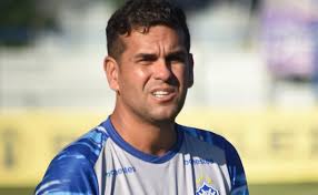 Vitória duela de olho na liderança da Série D