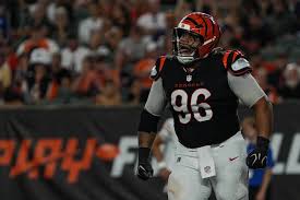 Copley native Landon Robinson arrives at 1st NFL game in Navy Service Dress