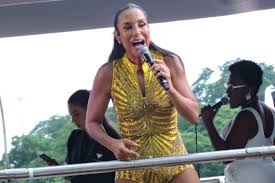 Ivete Sangalo anuncia que fará cirurgia