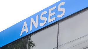 Jubilaciones, pensiones y asignaciones: todos los aumentos oficiales de ANSES para mayo 2026