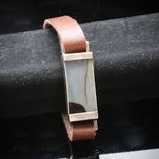 Résultat de recherche d'images pour "leather fitbit band"