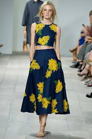 Resultado de imagen de colores tendencia de vestir 2015 naranja y amarillo