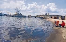 Despliegan a 350 para contener derrame