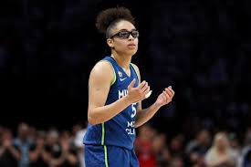 “What’s going on this week?” WNBA fans react to Paige Bueckers-Olivia Miles’ on-court argument