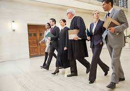 Bildagentur | mauritius images | Judges and lawyer walking ...