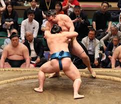 “美しすぎる四股”で人気の琴栄峰が勝ち越し決める 2敗守って優勝戦線に踏みとどまる（スポニチアネックス）