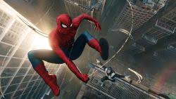 گزارش ویژه: Hollywood Minute: ‘Spider-Man’ soars to box office record | CNN - کد 9c77