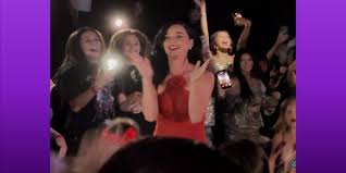 Katy Perry sings ‘Firework’ with family and fans at film screening
