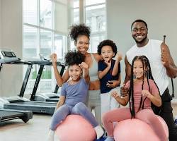 Изображение: family exercising together at home, following an AIpowered fitness program, and a separate image of them practicing mindfulness with an AI meditation app