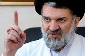 اظهارنظرهایی که نام محمدباقر خرازی را بر سر زبان‌ها انداخت/ از وعده دلار ۱۰۰۰ تومانی تا راه حل نجات کشور با ساخت بمب اتم و شلیک آن!