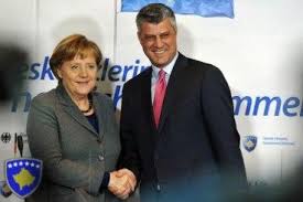 Merkel und Thaci, die barmherzigen Engel