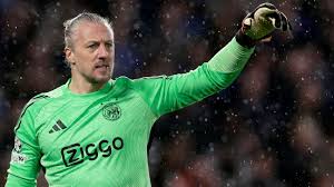 Liveblog VriendenLoterij Eredivisie: Heitinga kiest tegen FC Twente voor zelfde elf namen als in Londen