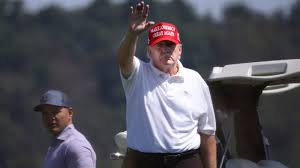 Trump Humiliated by Tiny Crowd at Golf Trophy Ceremony