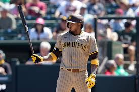 Luis Arraez joins Giants on a one-year deal