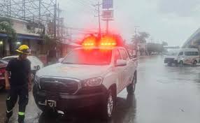 Guerrero: aguacero colapsa vialidades y deja vehículos varados en Acapulco