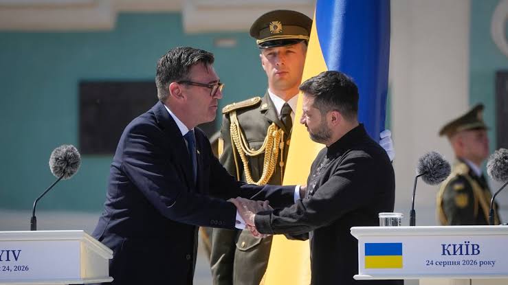 UK to share Storm Shadow missile blueprints with Ukraine as Burnham visits Kyiv; Kremlin warns it will target production sites