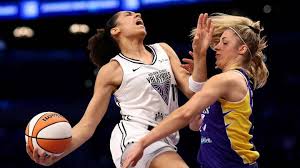 Valkyries' Salaün Shines as Bueckers' Rookie Ranking Shifts