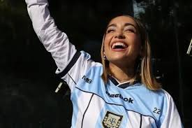 María Becerra confirmó que cantará el Himno en la final Argentina vs. España y subió un video del ensayo previo