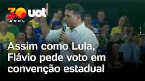 Assim como Lula, Flávio Bolsonaro pediu votos antes do prazo legal