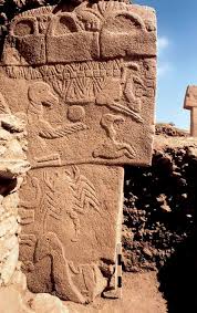 Both central pillars of Enclosure D have arms, hands, and depictions of clothing hinting at their anthro- pomorphic character.