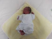 Résultat de recherche d'images pour "赤ちゃんをくるむ"