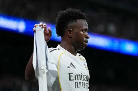 Jogadores do Real Madrid estariam cansados de atitudes de Vini Jr, aponta jornal espanhol