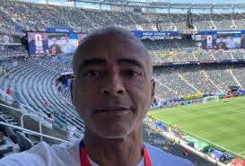 Nos EUA, Romário abre mão de salário e, em dissonância com bolsonarismo, reforça apoio ao fim da escala 6×1