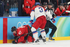 Sidney Crosby exits Canada’s Olympic hockey quarterfinal game vs. Czech Republic