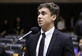 A troca de farpas entre Nikolas Ferreira e Eduardo Bolsonaro