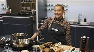 28.000 Euro nur für den Po: So viel haben "Promi Taste"-Star Melody Haases Beauty-OPs gekostet