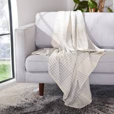 SAFAVIEH Denita Throw Blanket Light Grey - Walmart.com
