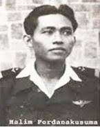 Halim Perdanakusuma (Halim Perdana Kusuma) seorang pahlawan Indonesia. Pria kelahiran Sampang, 18 November 1922, ini gugur di Malaysia, 14 Desember 1947 ... - index2