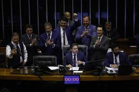 IR 2026: Isenção Até R$5 Mil! Descubra Quem Se Beneficia!