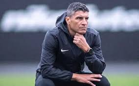 Vasco define novo alvo após recusa de Diego Carlos