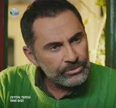 Atilla Saral, Zeytin Tepesi adlı dizide Emin Karatay karakterini oynuyor. - Atilla_Saral_4_131359