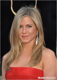 Sao Oscar đụng hàng kiểu tóc. Kiểu tóc và gu trang điểm đơn giản mà Jennifer Aniston gắn bó suốt nhiều năm nay. - sao-oscar-dung-hang-kieu-toc-063f1f