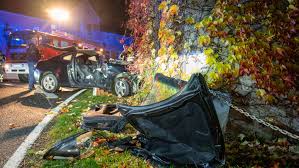 25-year-old driver dies after car hits building near Kriebstein