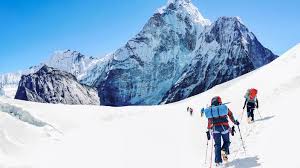 Scandale sur l’Everest : randonneurs empoisonnés et terrorisés, un réseau d’arnaques aux assurances démantelé