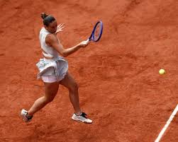 Marta Kostyuk v Mirra Andreeva: French Open 2026, women’s semi-finals – live