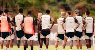 Opinião: sem reforços, elenco do Flamengo precisa responder