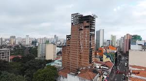 Governo inicia demolição de prédio de 25 andares abandonado desde 1964 em SP