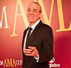 Alexandre Borges comenta parceria com Antonio Fagundes e Tony Ramos em Quem Ama Cuida