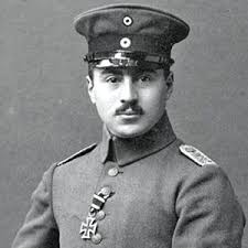 Bu kişinin I. Dünya Savaşı sırasında Hitler&#39;in orduda komutanlığını yapan Ernst Hess adlı bir Yahudi olduğu belirlendi. Olay yerel bir gazetenin Gestapo ... - hitler-in-oldurmek-istemedigi-tek-yahudi-3764551_8044_300