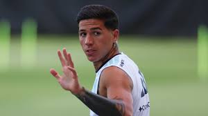 Mensaje misterioso de Enzo... con un corazón blanco
