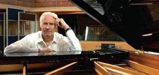 Risultati immagini per Morto Sir George Martin il quinto Beatle