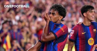 Lamine Yamal lobs Dimitrievski as Barcelona strike early at Valencia