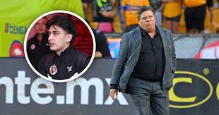 ¿Su maldición desde fuerzas básicas? Piojo Herrera destaca el gran problema de lesiones de Gilberto Mora