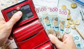 Większość Polaków popiera jawność płac, jednak tylko co trzeci nie boi się z niej skorzystać